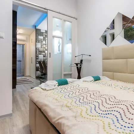 Fireworks Rakoczi Mini Appartement