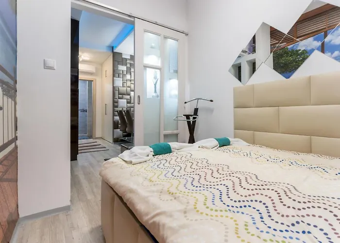 Fireworks Rakoczi Mini アパート